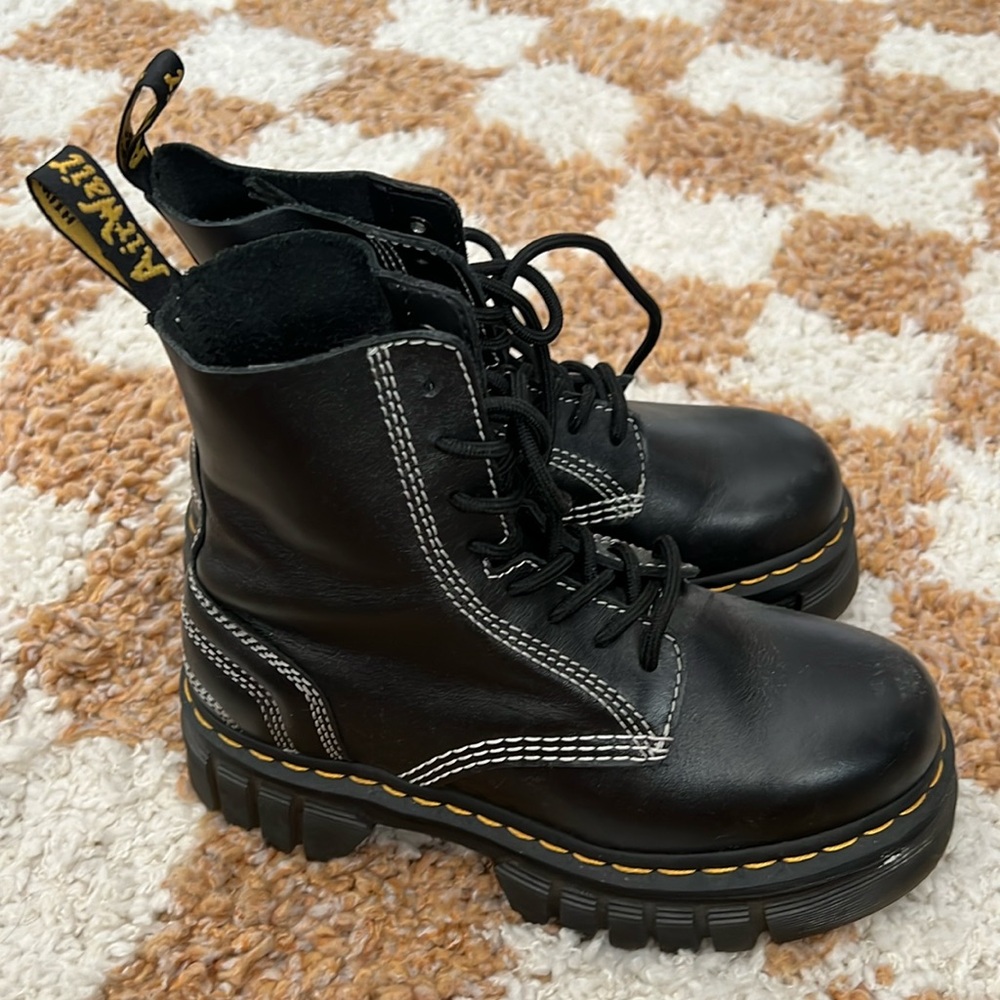 Doc Martens Boots Size 6 Women’s Like New - Audrick 8 Loop